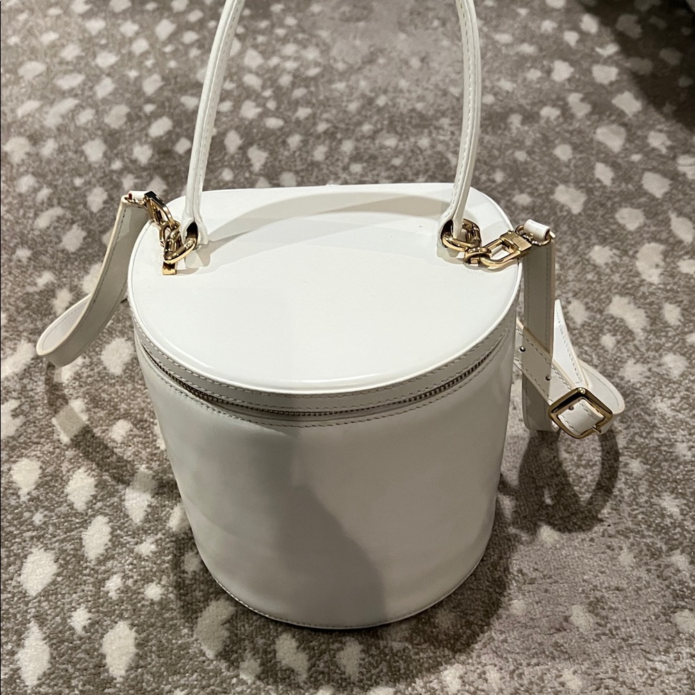 STAUD White and Tan Cosmetic Bucket Bag